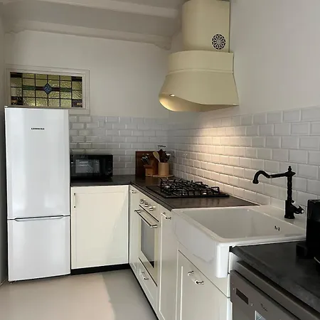 Vakantiehuis Characteristic Dutch In Historic Center