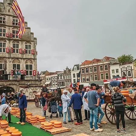 Characteristic Dutch In Historic Center Nyaraló