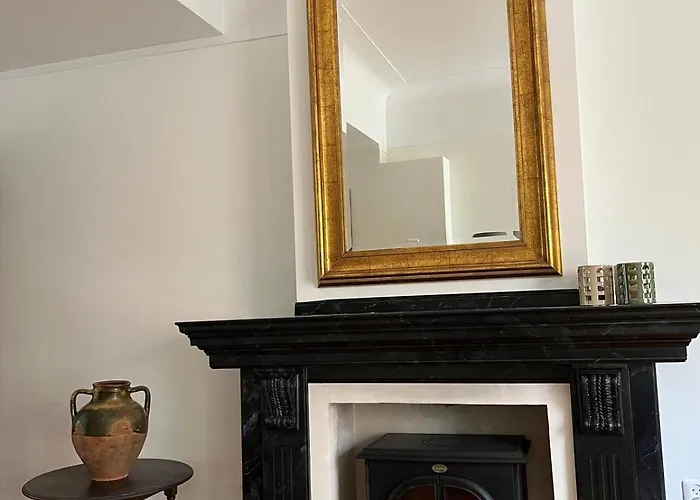 Characteristic Dutch In Historic Center Hébergement de vacances